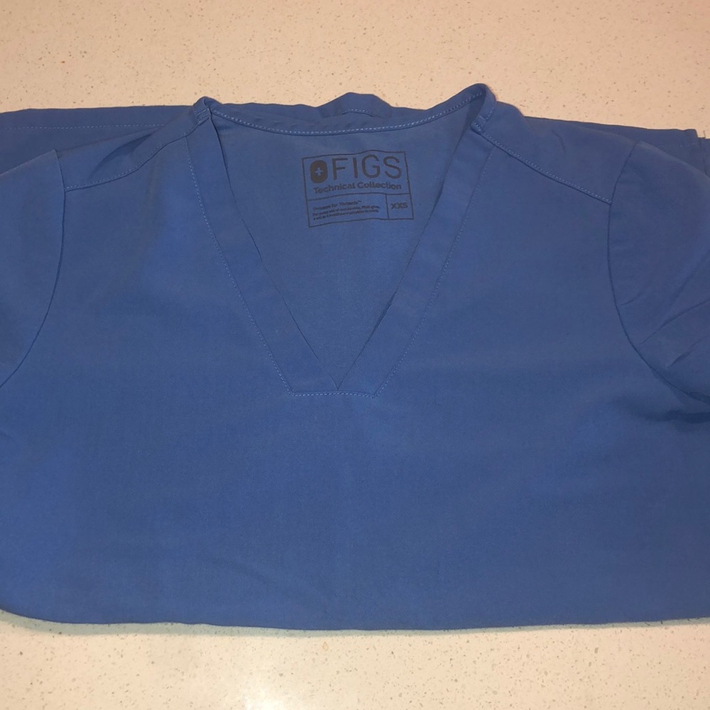 FIGS- Casma Scrub Top Ceil Blue